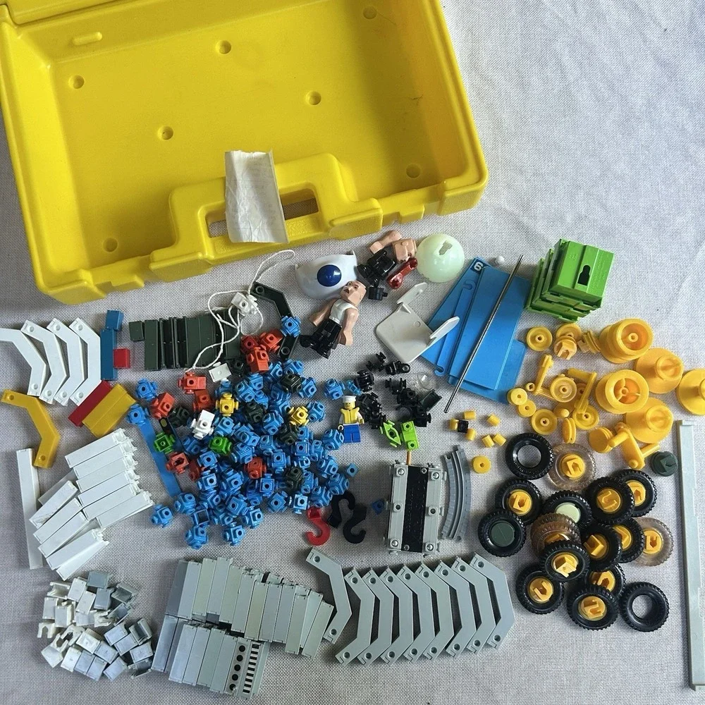 Vintage Fisher Price Construx 283pcs Building Mixed Parts Yellow Hard Case 1980s